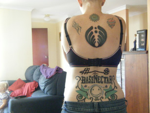 Issy's complete Bassnectar back